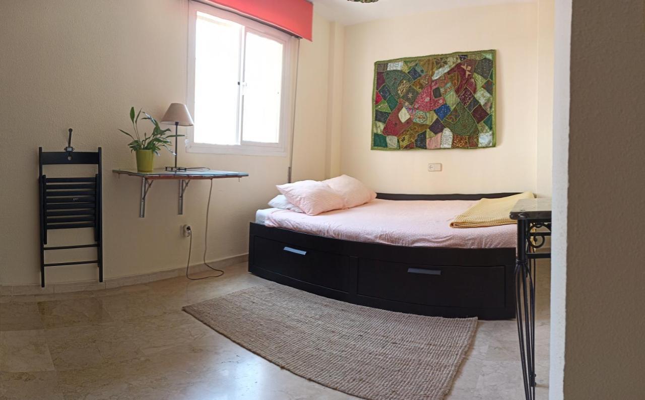 Confortable habitación céntrica en piso privado Apartamento Málaga Exterior foto